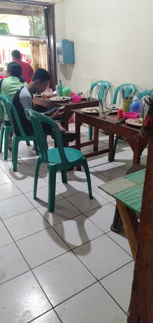 Warung Makan Tuman Masakan Padang 5