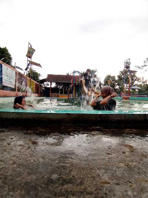 Kampung Ikan Abel 8