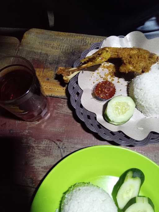 Waroeng Makan & Tanaman Kebon Ciprutt 5