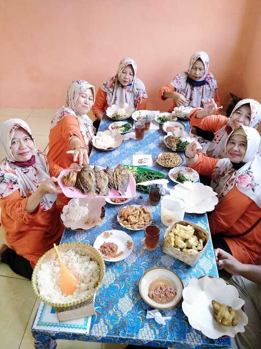 Warung Makan Bu Tarisah 6