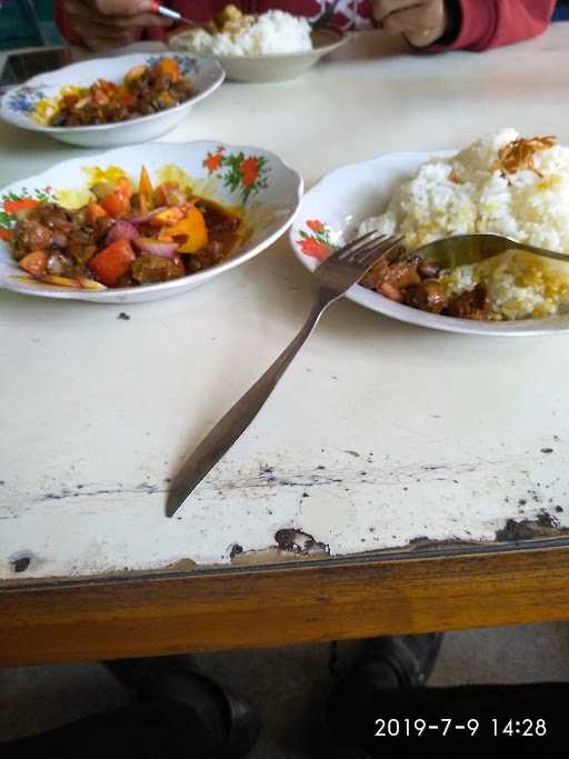 Warung Makan Sate & Gule & Pecel 4