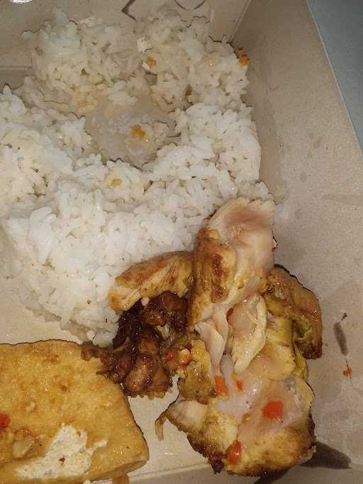 Ayam Goreng Nelongso - Sawojajar 8