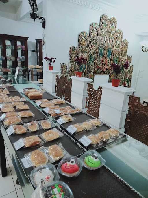 Purimas 3 Cake & Bakery 2