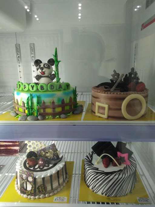 Takadeli Cake Boutique 1