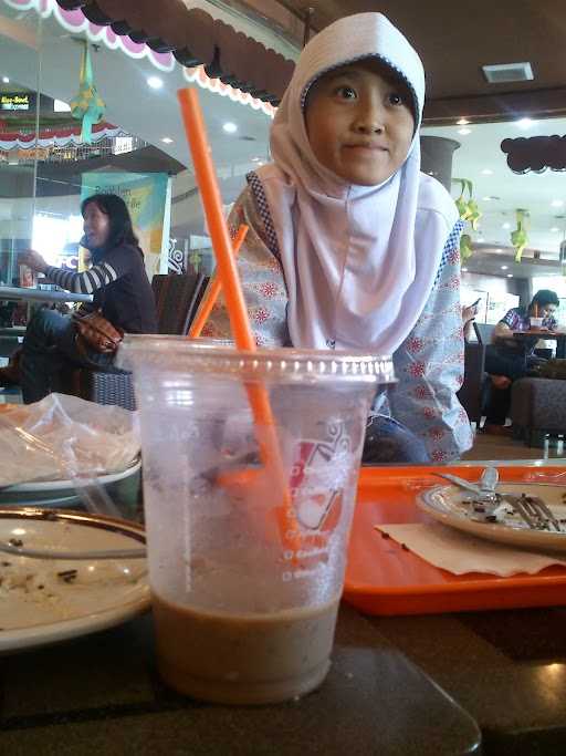 Dunkin' Donuts Siliwangi Cirebon 3