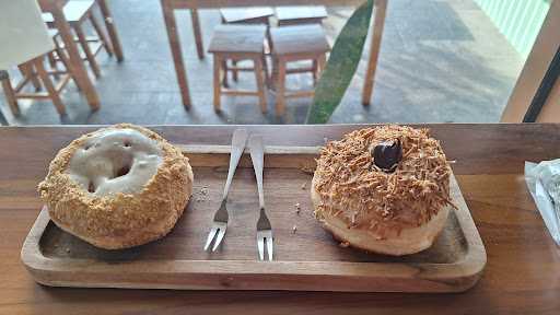 Kalis Donuts - Cirebon 1