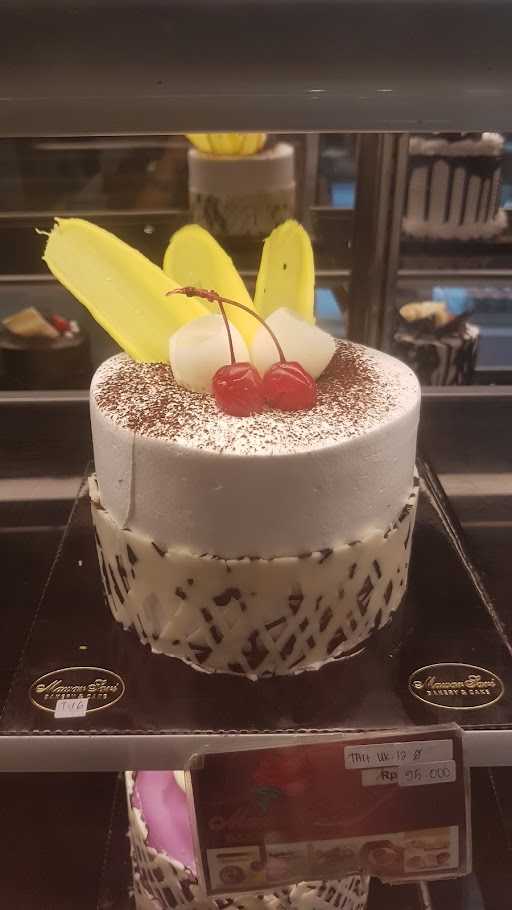 Mawar Sari Bakery & Cake 8