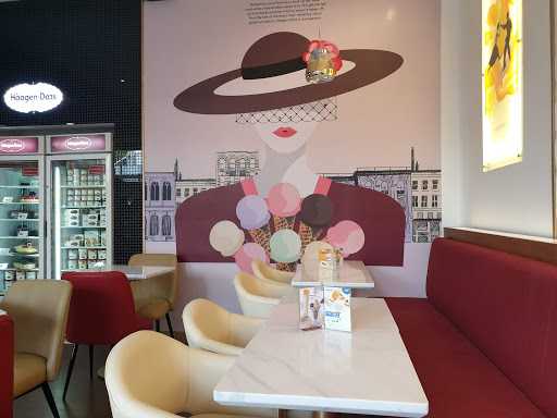 Haagen-Dazs Cafe Summarecon Mall Serpong 2 6