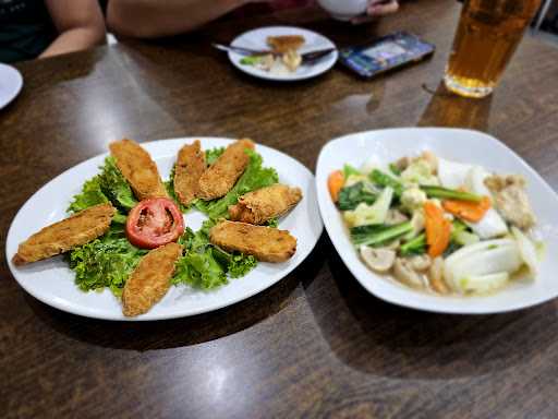 Eka Jaya Restaurant 10