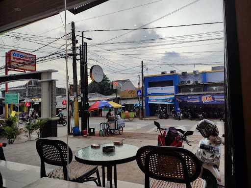 Kopi Janji Jiwa & Jiwa Toast Jalan Borobudur 7