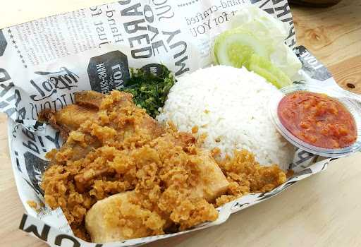 Ayam Pandawa - Ayam Goreng Cabe Ijo - Pasar Modern Paramount 7