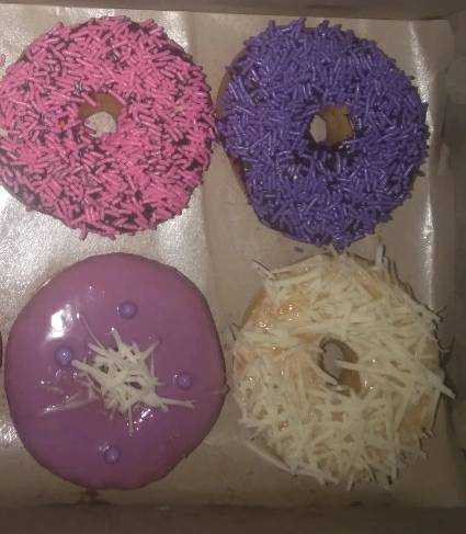 Donat Kentang & Risoles Amira,Dasana Indah 3