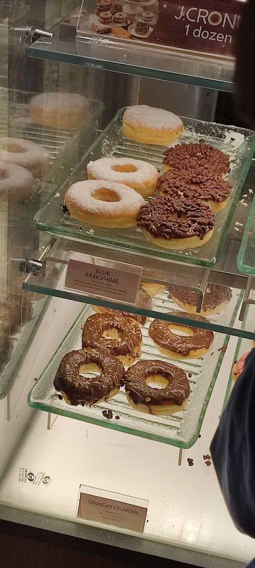 J.Co Donuts & Coffee - Sms 6