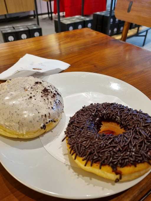 J.Co Donuts & Coffee - Sms 7