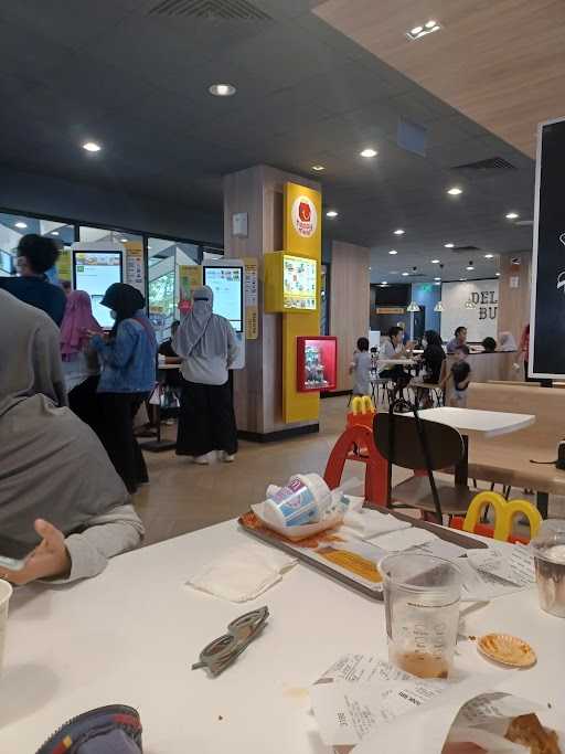 Mcdonald'S Telkom Legok 7