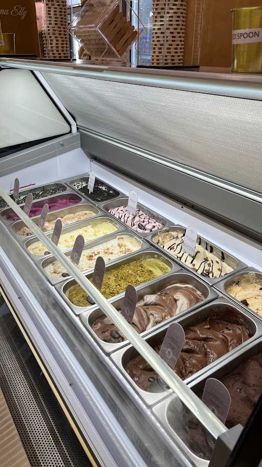 Oma Elly Gelateria - Summarecon Mall Serpong 10