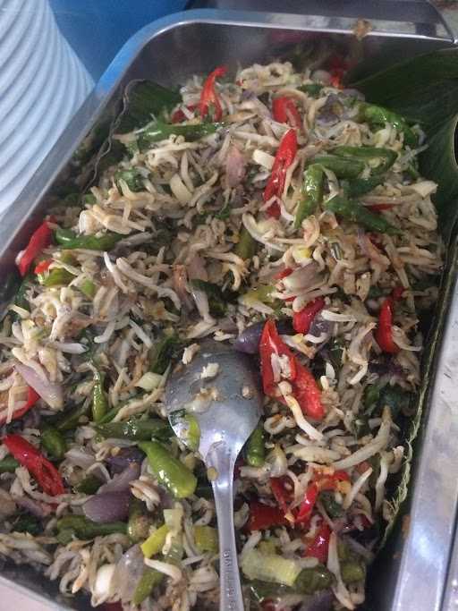 Warung Makan Prasmanan Bu Novy 3