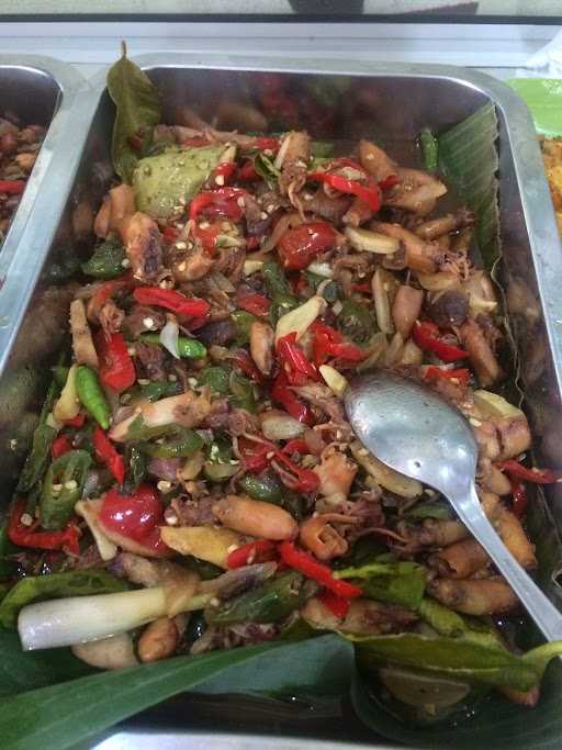 Warung Makan Prasmanan Bu Novy 9