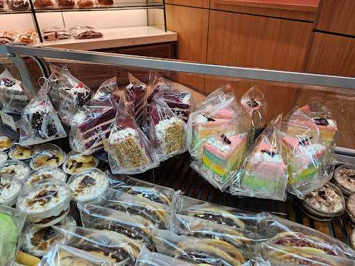 Mako Bakery & Cake - Mall Kelapa Gading 7