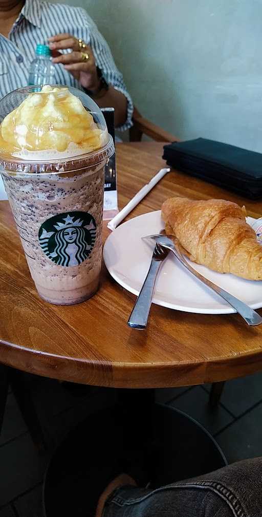 Starbucks - Mall of Indonesia 9