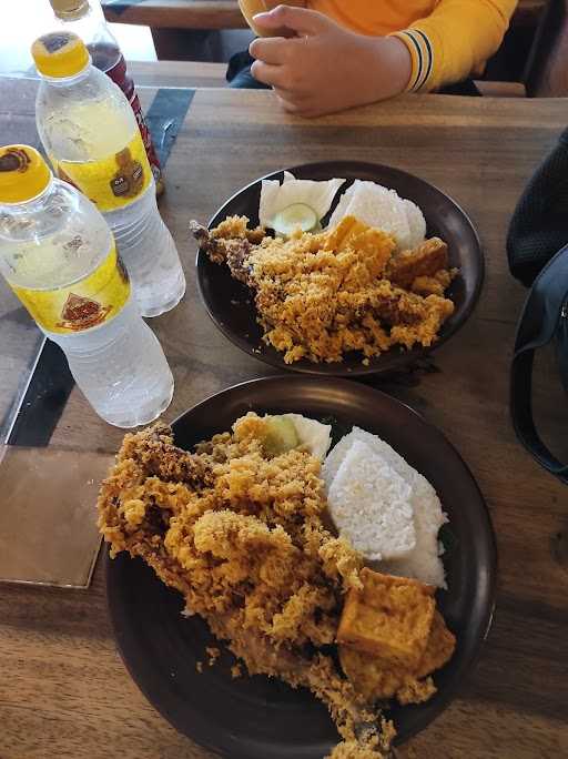 Ayam Kremes Kraton 9