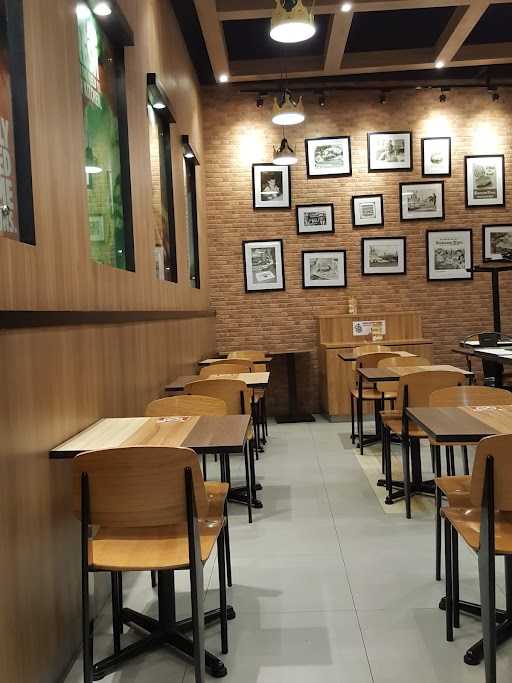 Burger King - Mall Of Indonesia 8