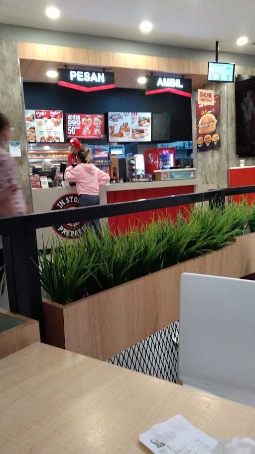 KFC - Mall of Indonesia 7