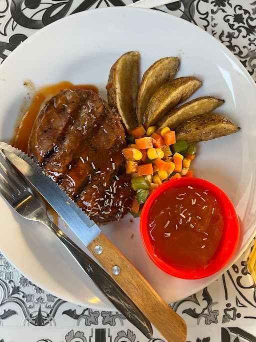 Lakulaku Steak & Cafe 2