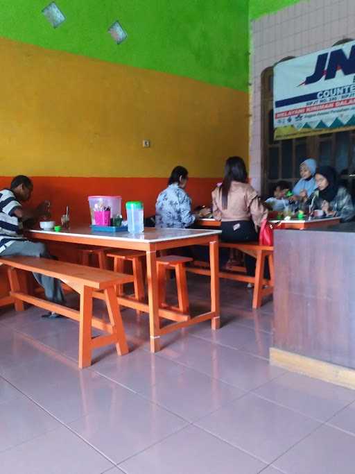 Kedai Bakso Radil 10