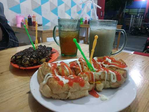 Roti Bakar & Nagobing Ibu Iis - Serdang 7