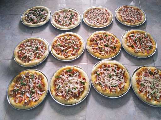 Laziz Pizza&Bakery1 1