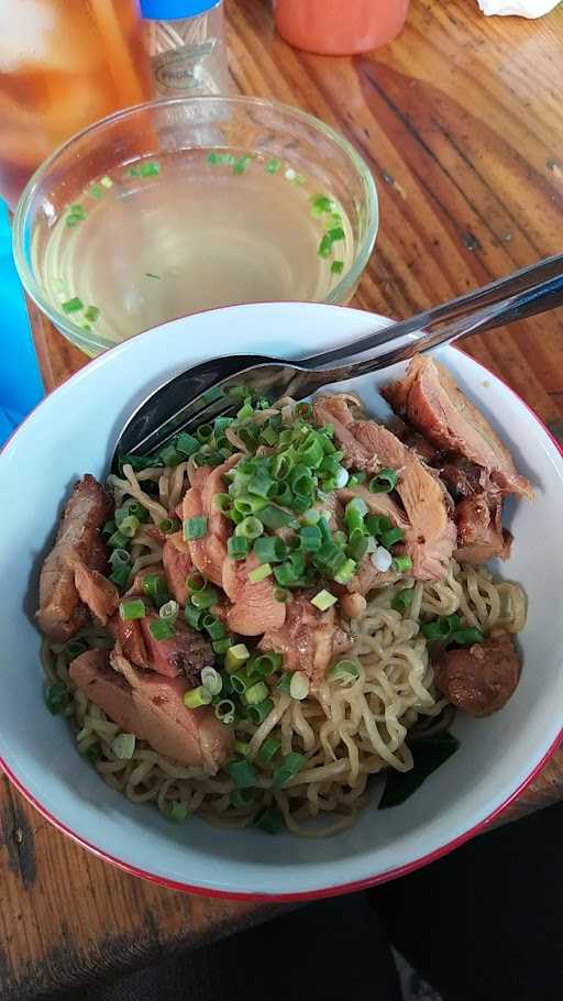 Mie Ayam & Siomay Bandung Gangnam 3