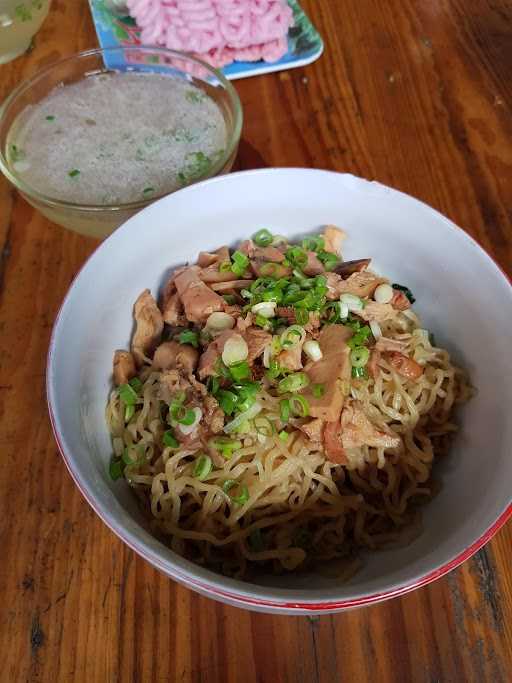 Mie Ayam & Siomay Bandung Gangnam 9