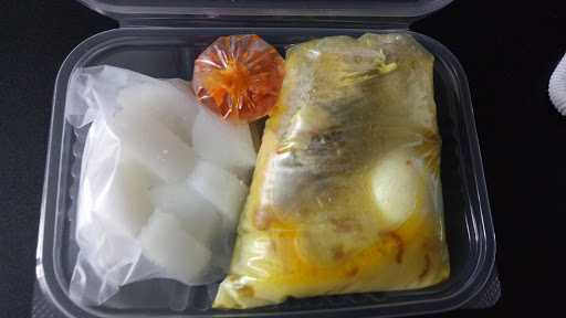 Nasi Uduk & Lontong Sayur Bucin Sumur Batu 1