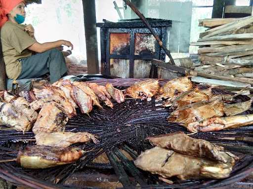 Ikan Asap Mbak Neng 9