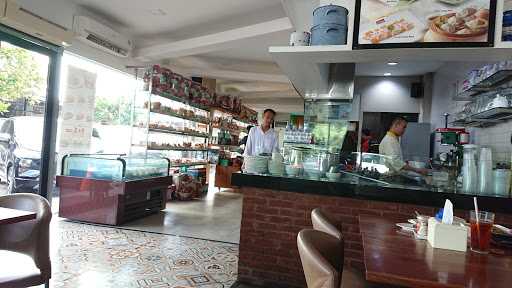 Eaton Restaurant & Bakery - Kebon Jeruk 10