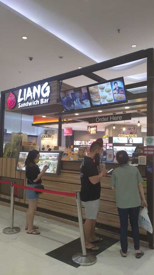 Liang Sandwich Bar 9