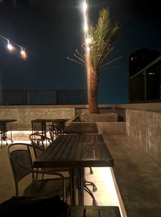 Juups Roofbar Jakarta 10