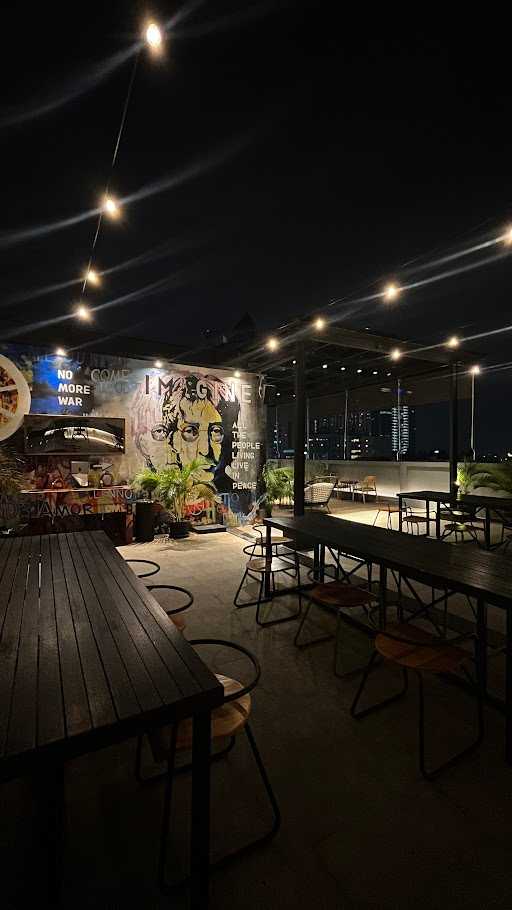 Juups Roofbar Jakarta 6