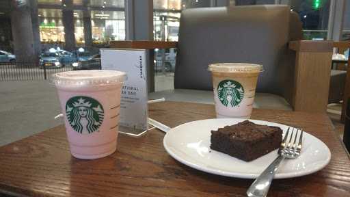 Starbucks - Lippo Mall Puri 6