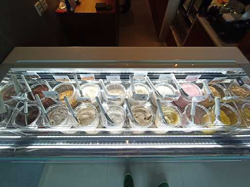 Numani Gelato & Coffee 8