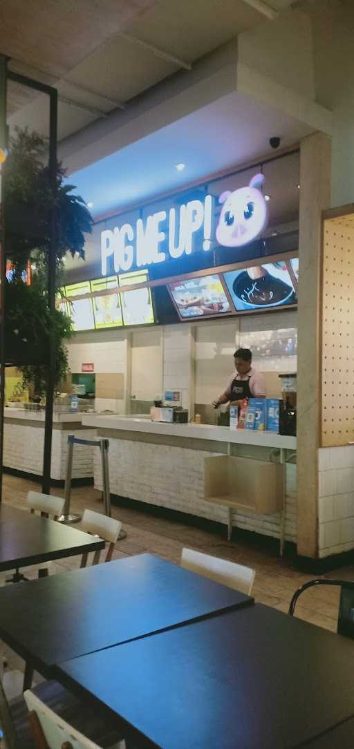 Pig Me Up! Lippo Mall Puri 10