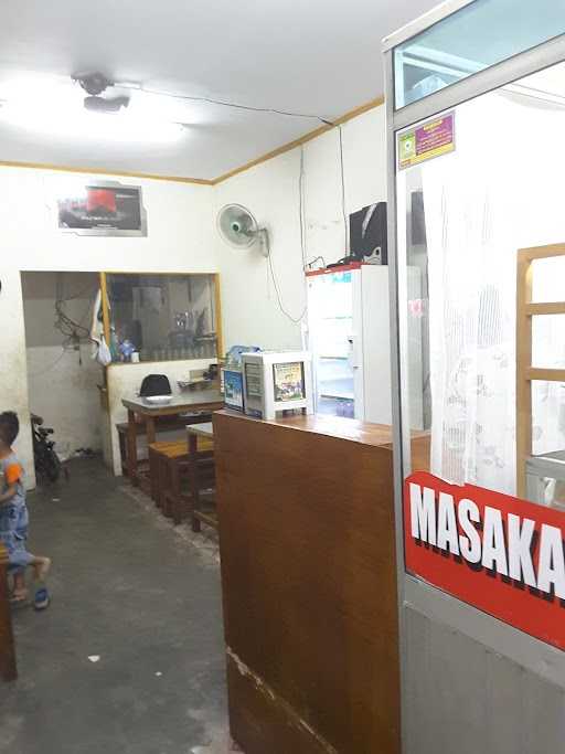 Rumah Makan Lubuak Laweh 8