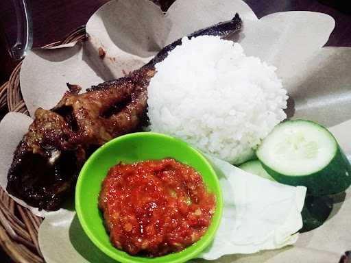 Ayam Goreng & Bakar Enjoy 3