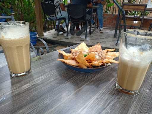 Kopi Darat Garden Cafe 4