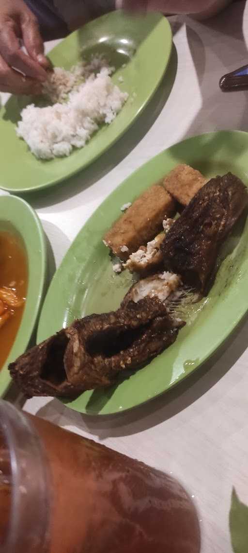 Pecel Lele & Seafood Mas Yanto 89 1, Sekip Tengah 10