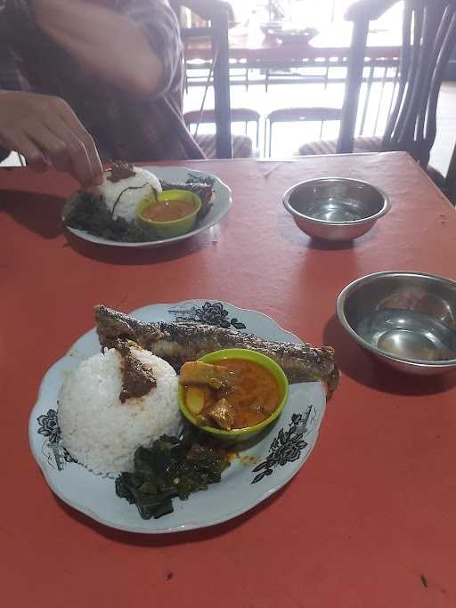 Rumah Makan Rang Tanjuang Sosial 1