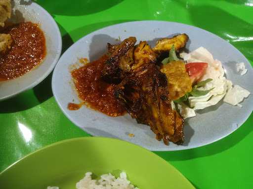 Seafood Dan Pecel Lele Bu Sri 9