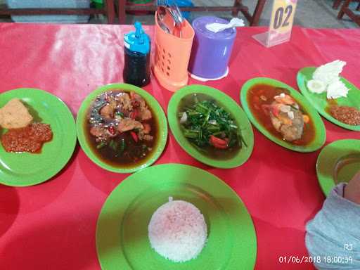 Seafood Dan Pecel Lele Bu Sri 8