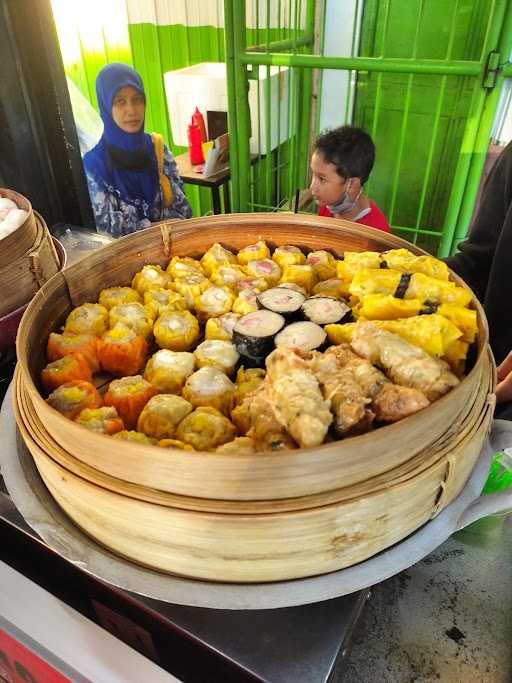 Alpukat Kocok & Njajanan Dimsum 3